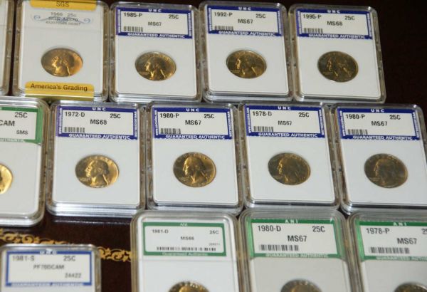 LOT OF QUARTERS - 8