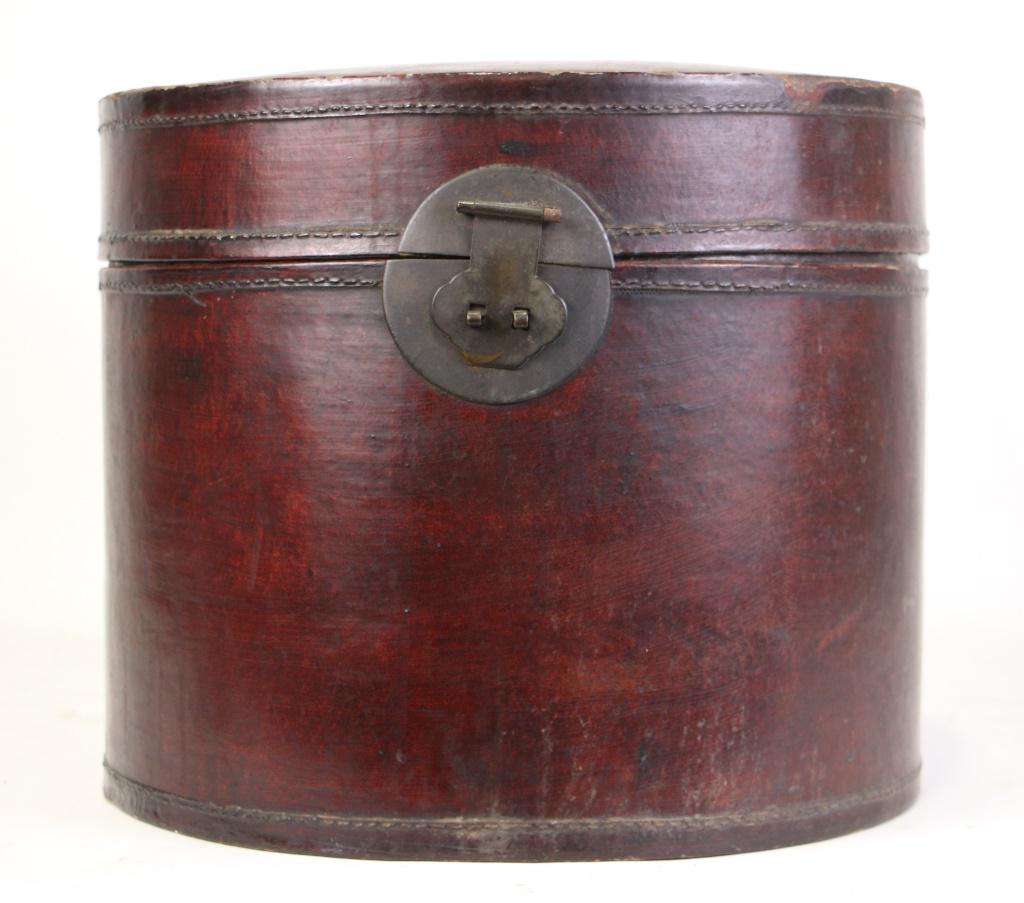 ANTIQUE CHINESE WOODEN HAT BOX (1 of 3)