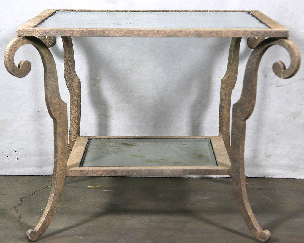 METAL END TABLE WITH GLASS TOP: METAL END TABLE WITH GLASS TOP Height: 23.25 in. by Width: 28 in. by Depth: 28