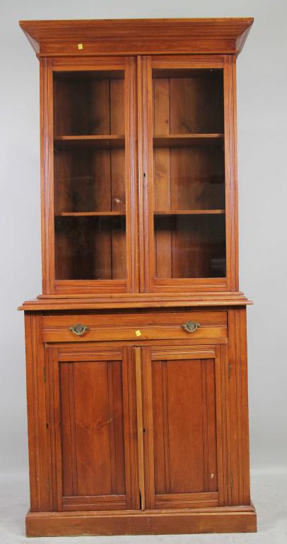 VINTAGE DISPLAY CABINET (1 of 2)