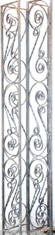 PAIR OF OUTDOOR IRON CORNER PIECES (1 of 1)