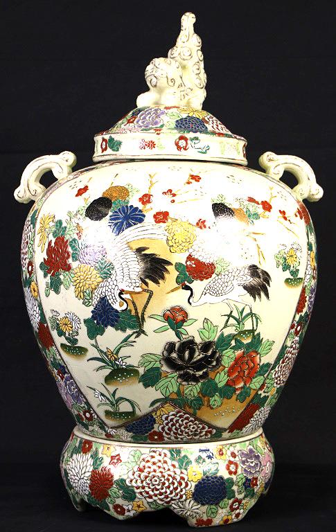 CIRCA 1920's JAPANESE SATSUMA LIDDED JAR (1 of 3)