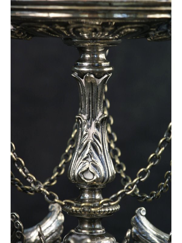 VICTORIAN SILVERPLATE PLATEAUS WITH A GRIFFIN BASE - 5