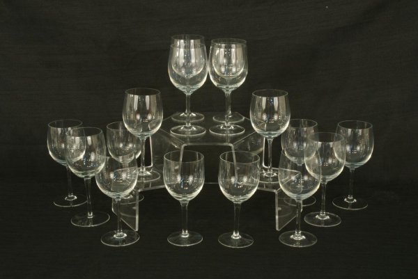 BOX LOT OF ASSORTED GLASSWARE - 7