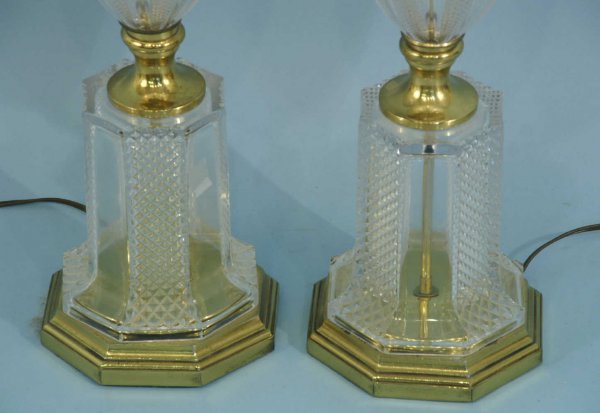 A PAIR OF PRESSED GLASS AND BRASS LAMPS - 3
