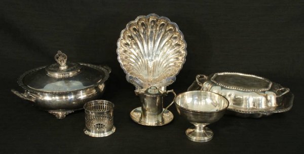 LOT OF SILVERPLATE ITEMS