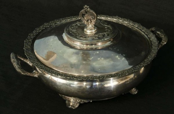 LOT OF SILVERPLATE ITEMS - 4