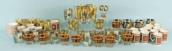 BOX LOT OF ASSORTED GLASSWARE