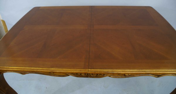 DINING TABLE WITH PARQUETRY TOP AND CURVED LEGS - 3
