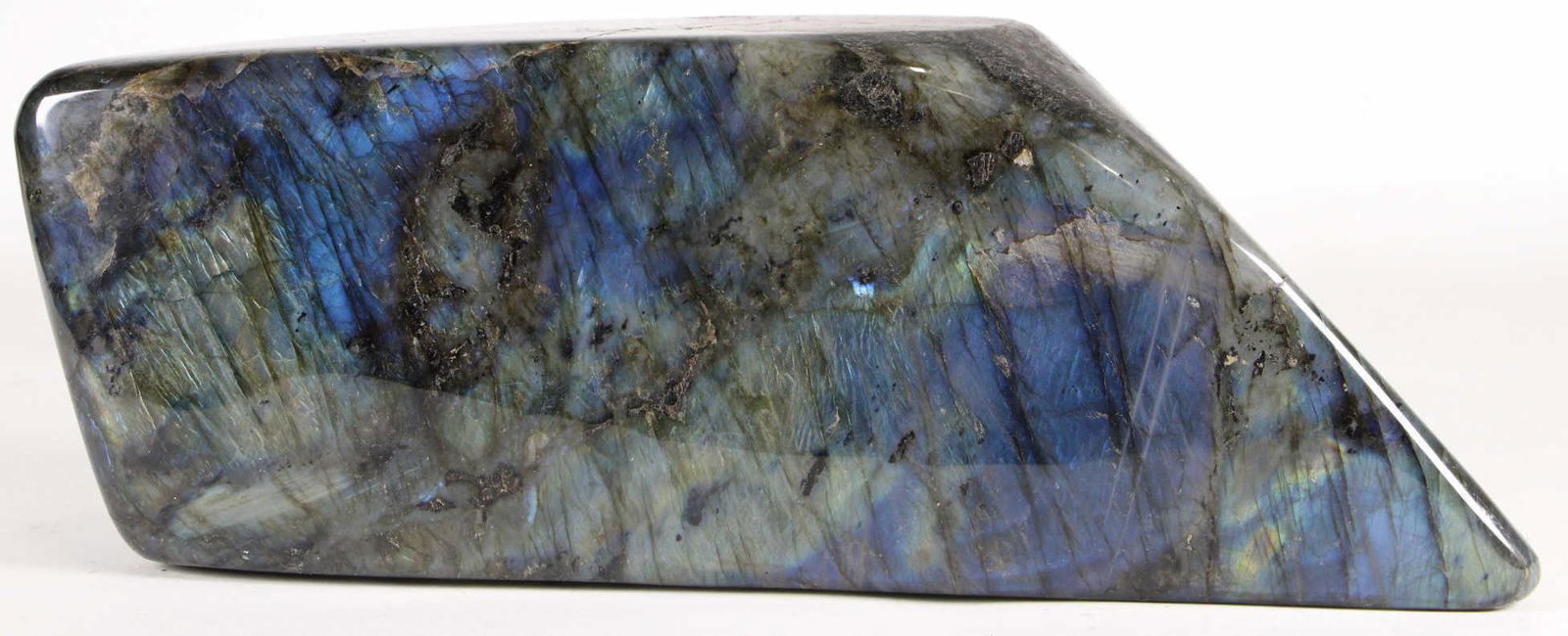 LARGE LABRADORITE SPECIMEN: LARGE LABRADORITE SPECIMEN. WEIGHT 9.8LBS. Height: 4 in. by Width: 11 in. by Depth: 3 in.