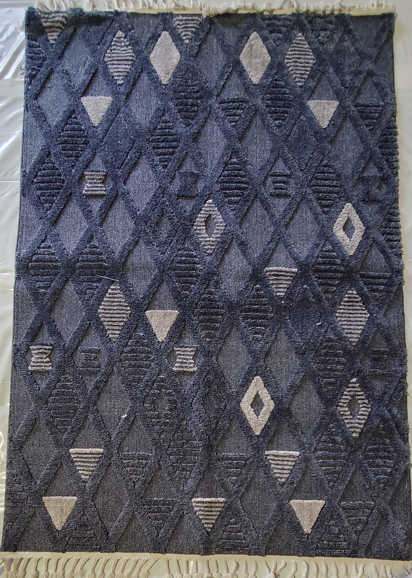 HAND DESIGNED LOOMED MODERN ABSTRACT STYLE RUG (1 of 5)