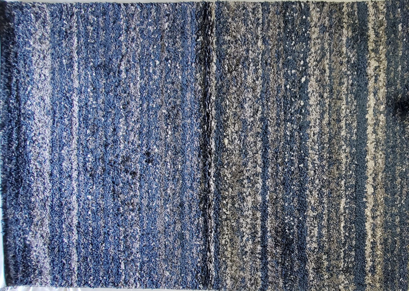 MACHINE WOVEN CONTEMPORARY ABSTRACT STYLE RUG (1 of 5)
