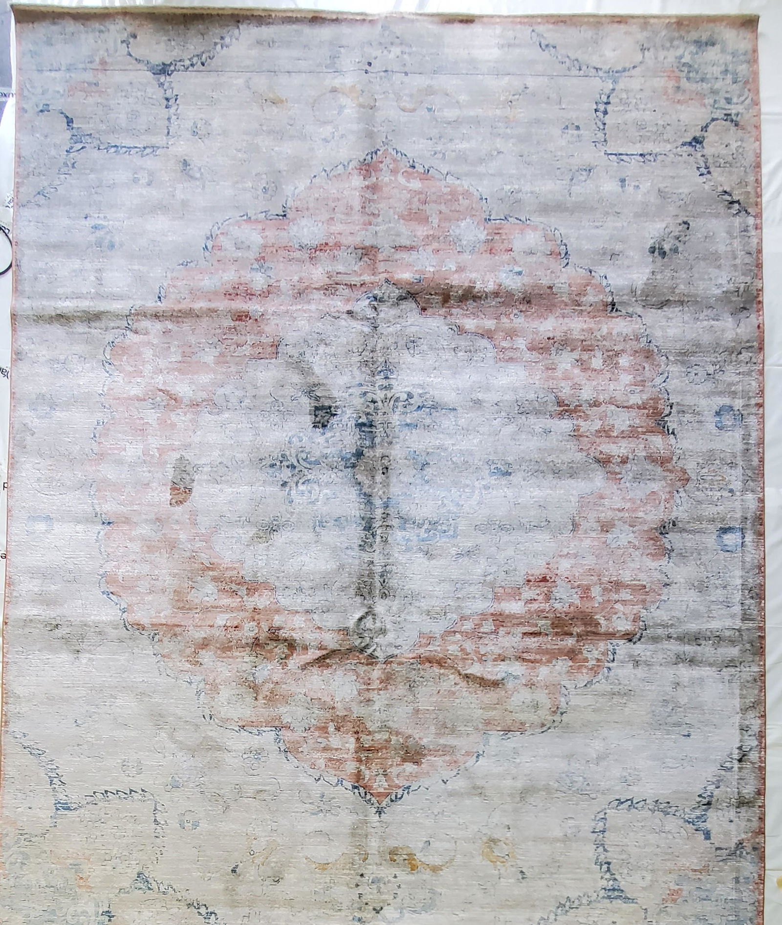 MACHINE WOVEN PERSIAN STYLE RUG (1 of 5)