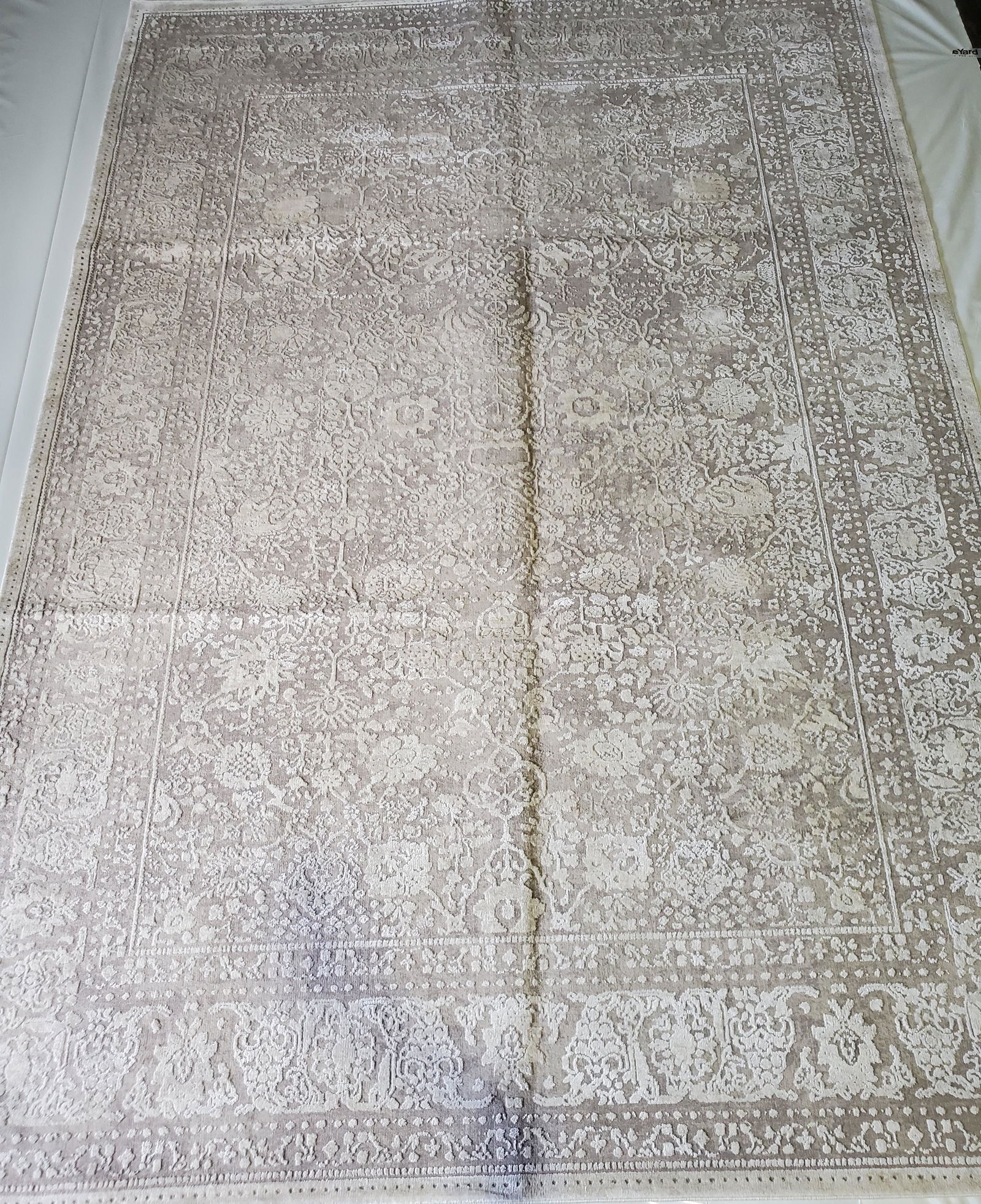 MANUFACTURED WOVEN PERSIAN STYLE RUG (1 of 5)