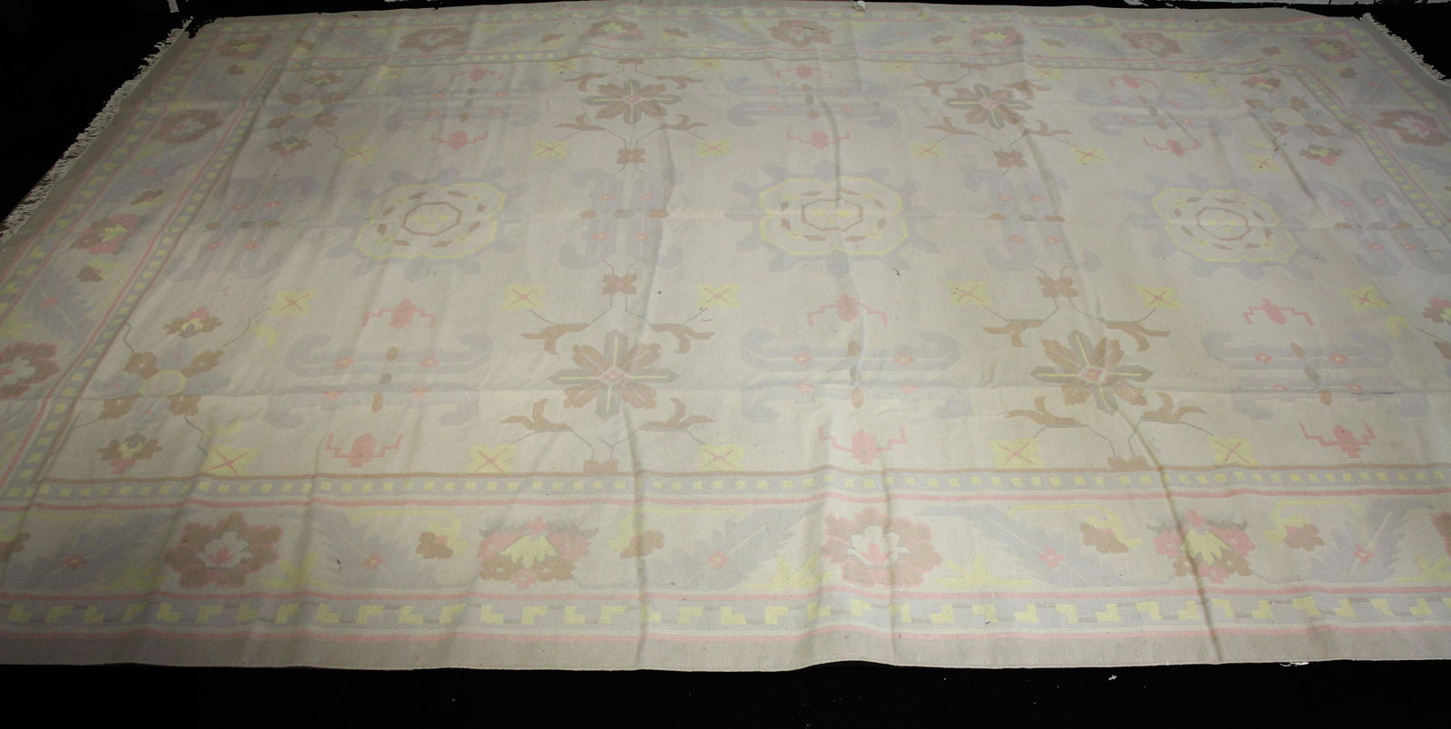 LARGE SOUTHWESTERN STYLE LIGHT COLORED RUG (1 of 5)
