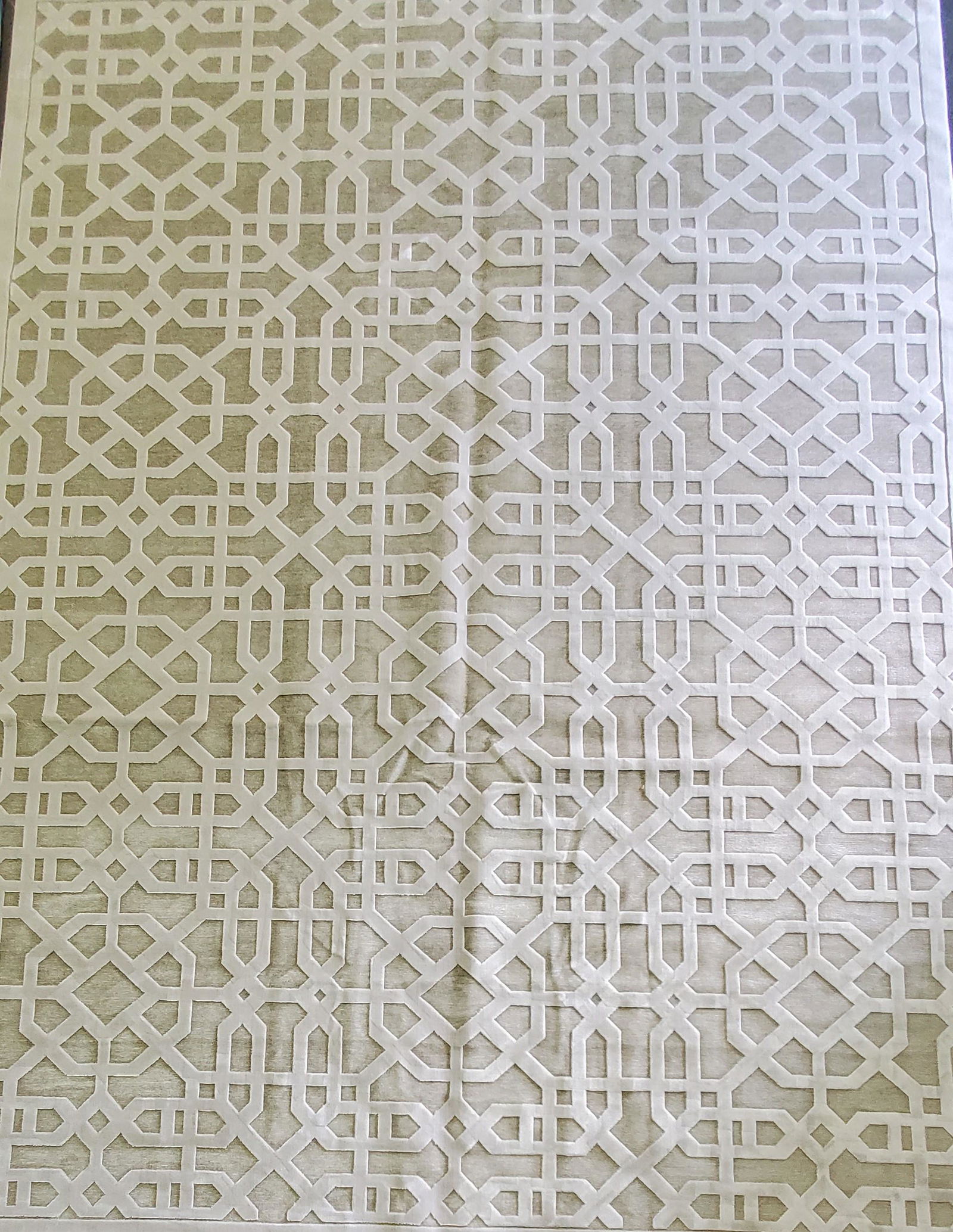 MACHINE WOVEN MODERN ABSTRACT STYLE RUG (1 of 4)