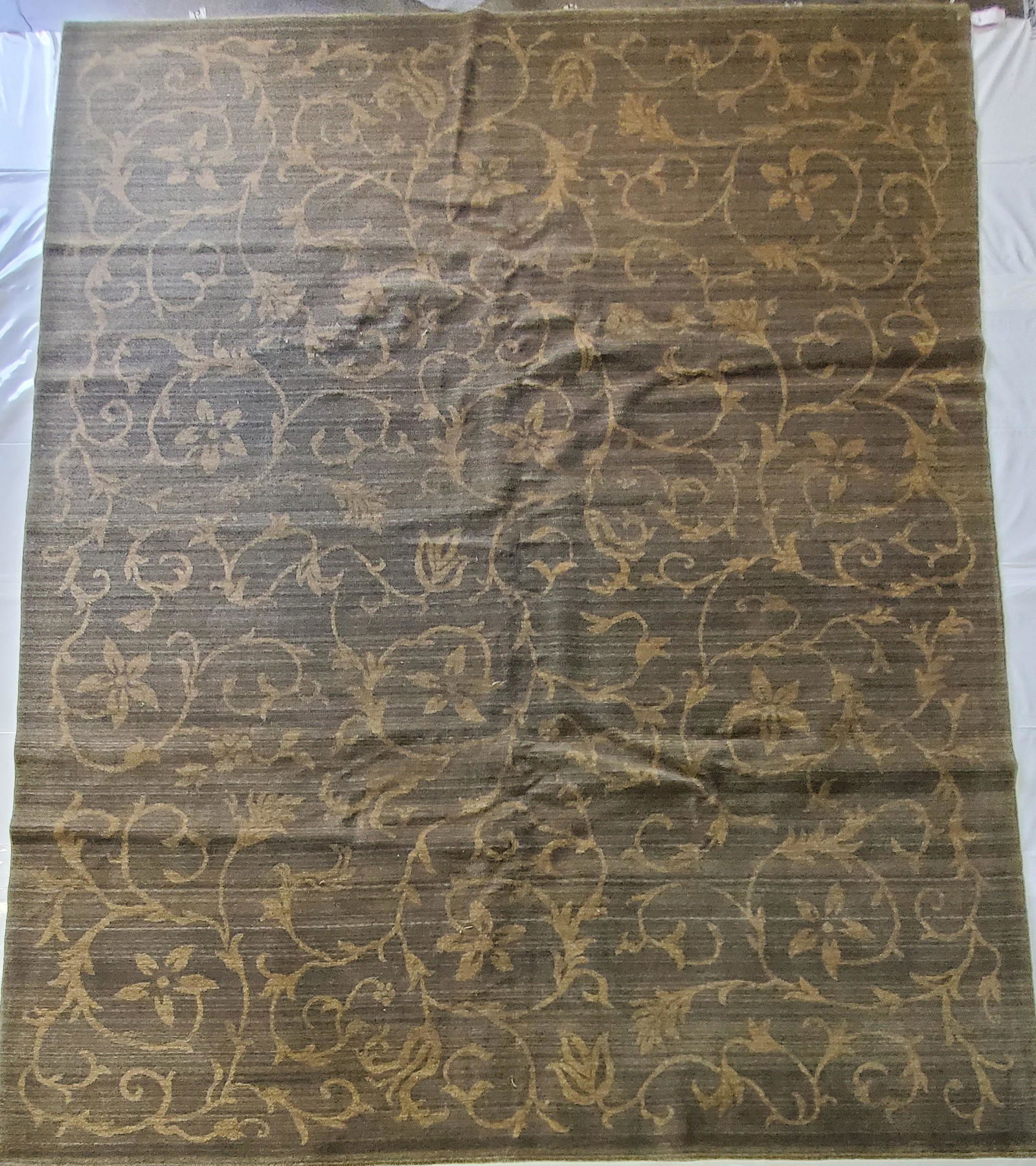 MACHINE WOVEN CONTEMPORARY ABSTRACT STYLE RUG (1 of 4)