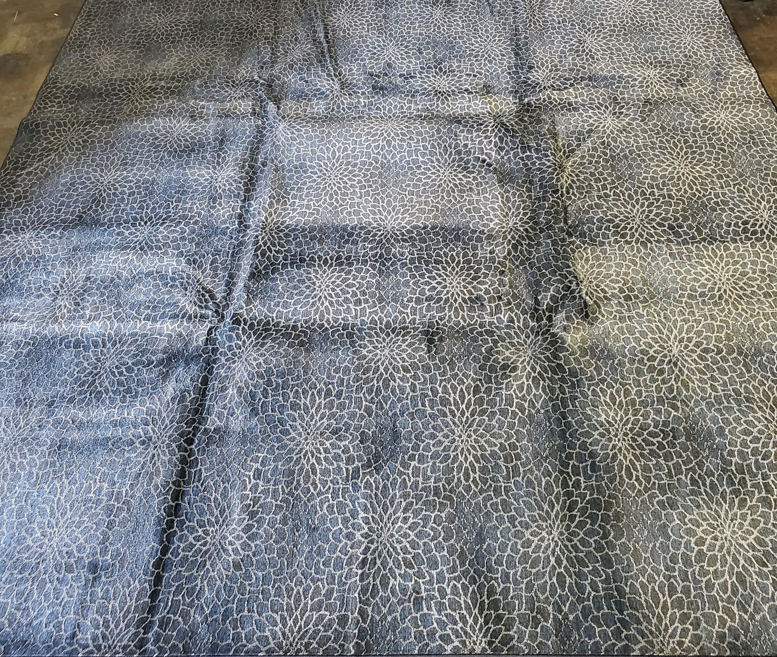 POWER LOOMED CONTEMPORARY ABSTRACT STYLE RUG (1 of 4)