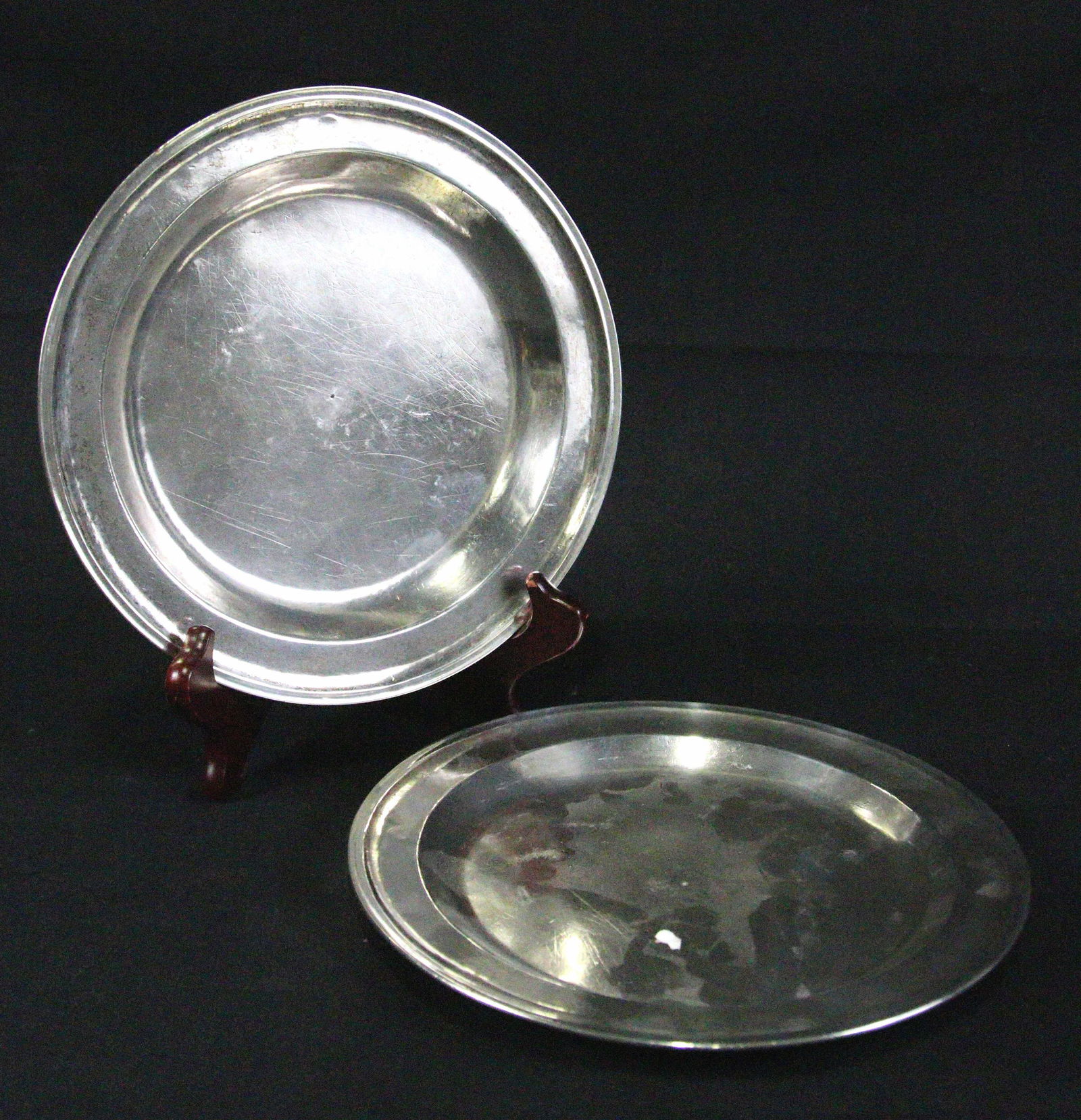 PAIR OF 19th CENTURY SPANISH COLONIAL CHARGERS (1 of 2)