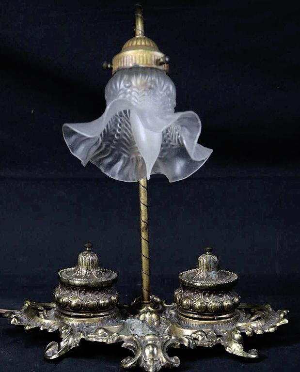 VINTAGE BRASS LAMP WITH TWO INKWELLS (1 of 4)