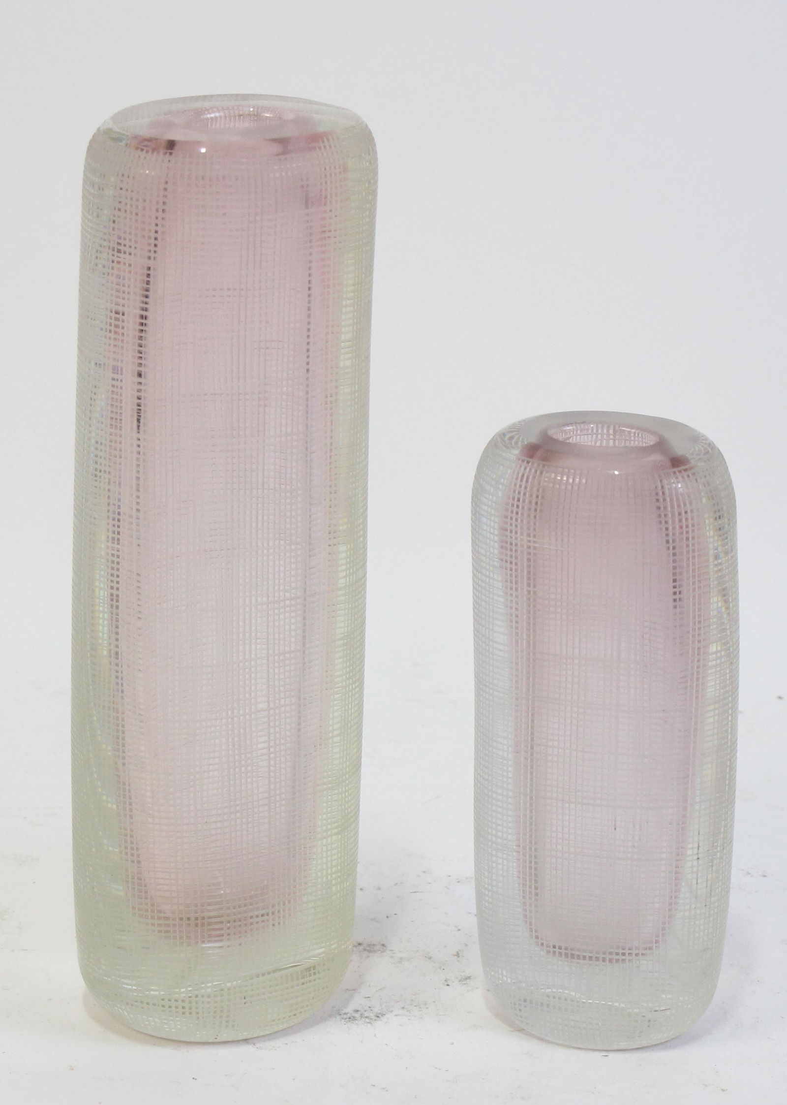 LOT OF TWO CONTEMPORARY ART GLASS VASES (1 of 2)
