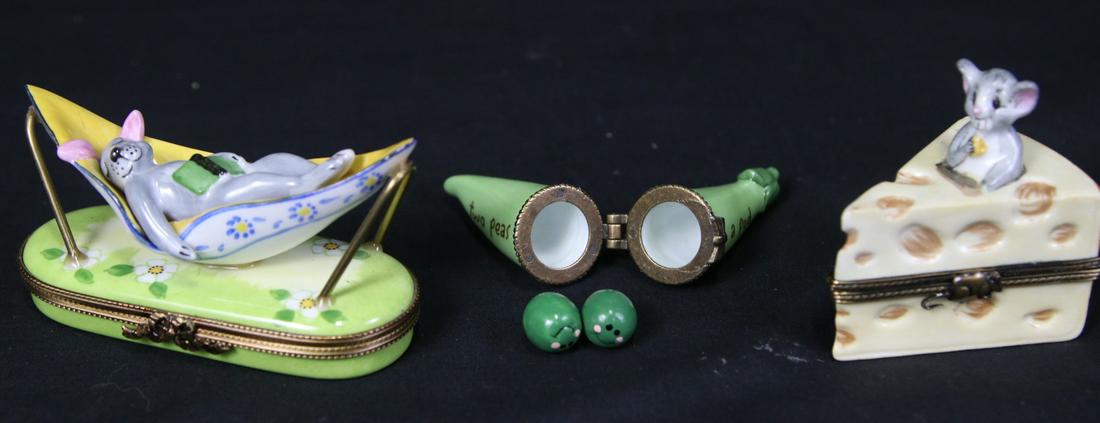LOT OF THREE ENAMELED SNUFF BOXES (1 of 4)