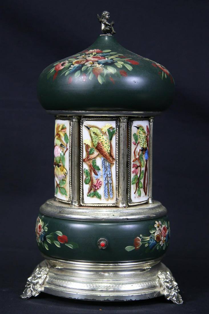 VINTAGE MUSIC BOX CIGARETTE HOLDER (1 of 5)