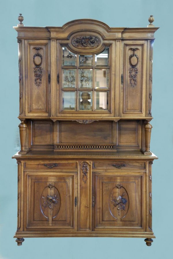 ANTIQUE FRENCH CARVED HUTCH