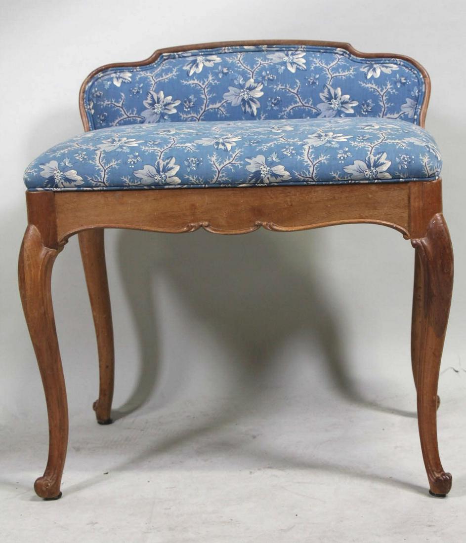 COUNTRY FRENCH VANITY BENCH (1 of 3)