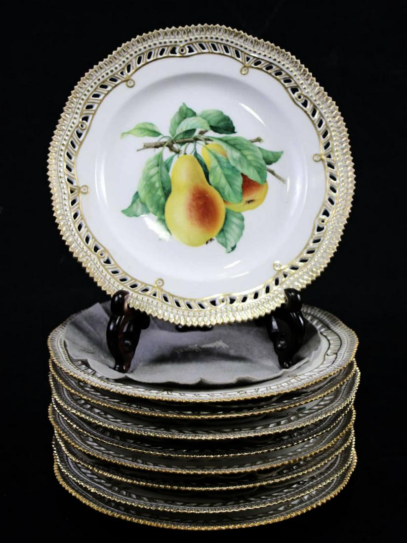 SET OF EIGHT ROYAL COPENHAGEN FLORA DANICA PLATES (1 of 13)