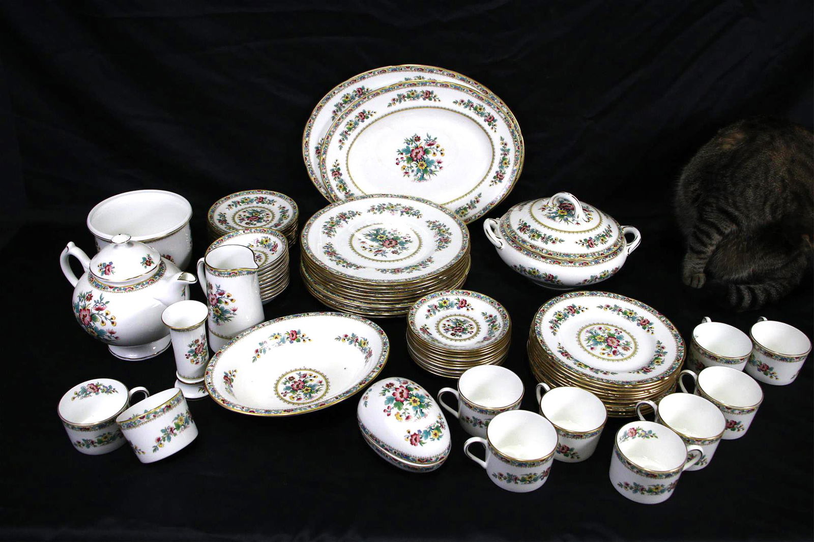 68-PIECE COALPORT MING ROSE CHINA SET (1 of 19)