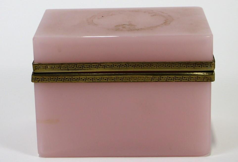 VINTAGE PINK OPALINE GLASS HINGED BOX (1 of 4)