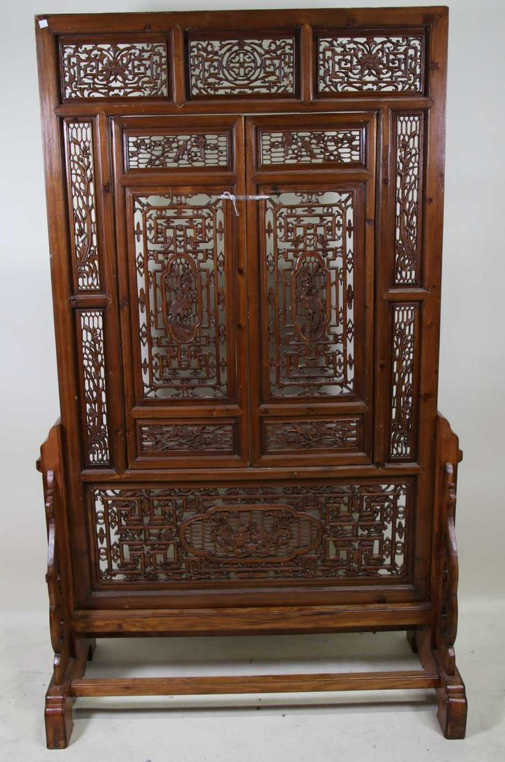 19th CENTURY CHINESE SCREEN ON STAND. (1 of 5)