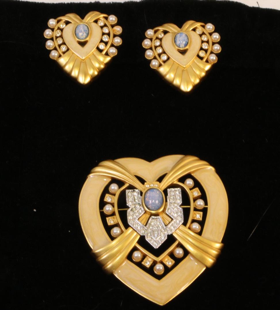 AVON ELIZABETH TAYLOR HEART MOTIF JEWELRY SET: AVON ELIZABETH TAYLOR HEART MOTIF JEWELRY SET