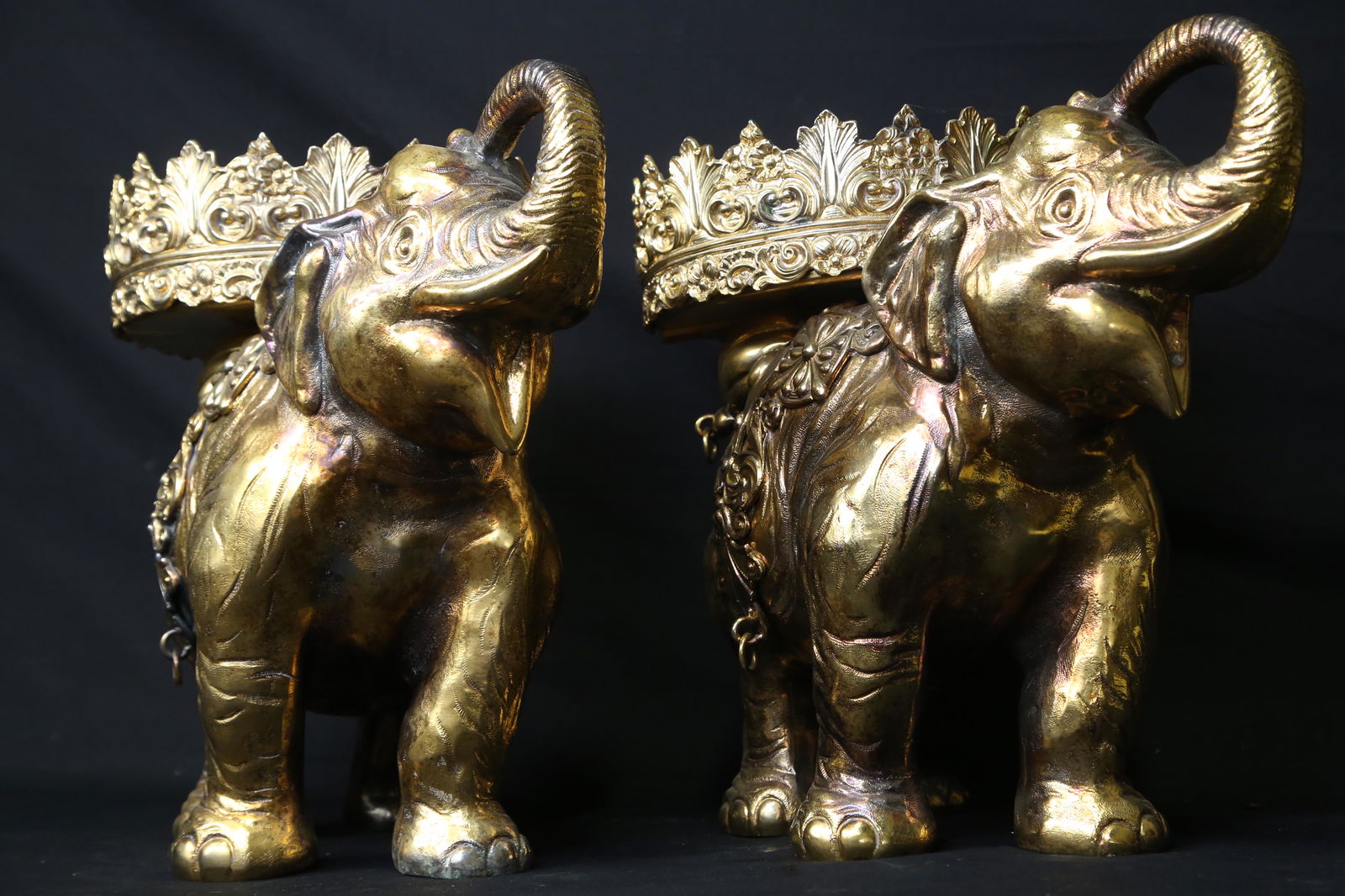 PAIR OF BRASS ELEPHANTS CENTER PIECES (1 of 5)
