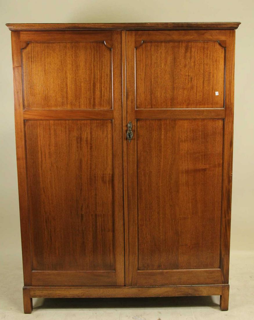 CIRCA 1930's TWO DOOR PANELED LINEN PRESS (1 of 5)