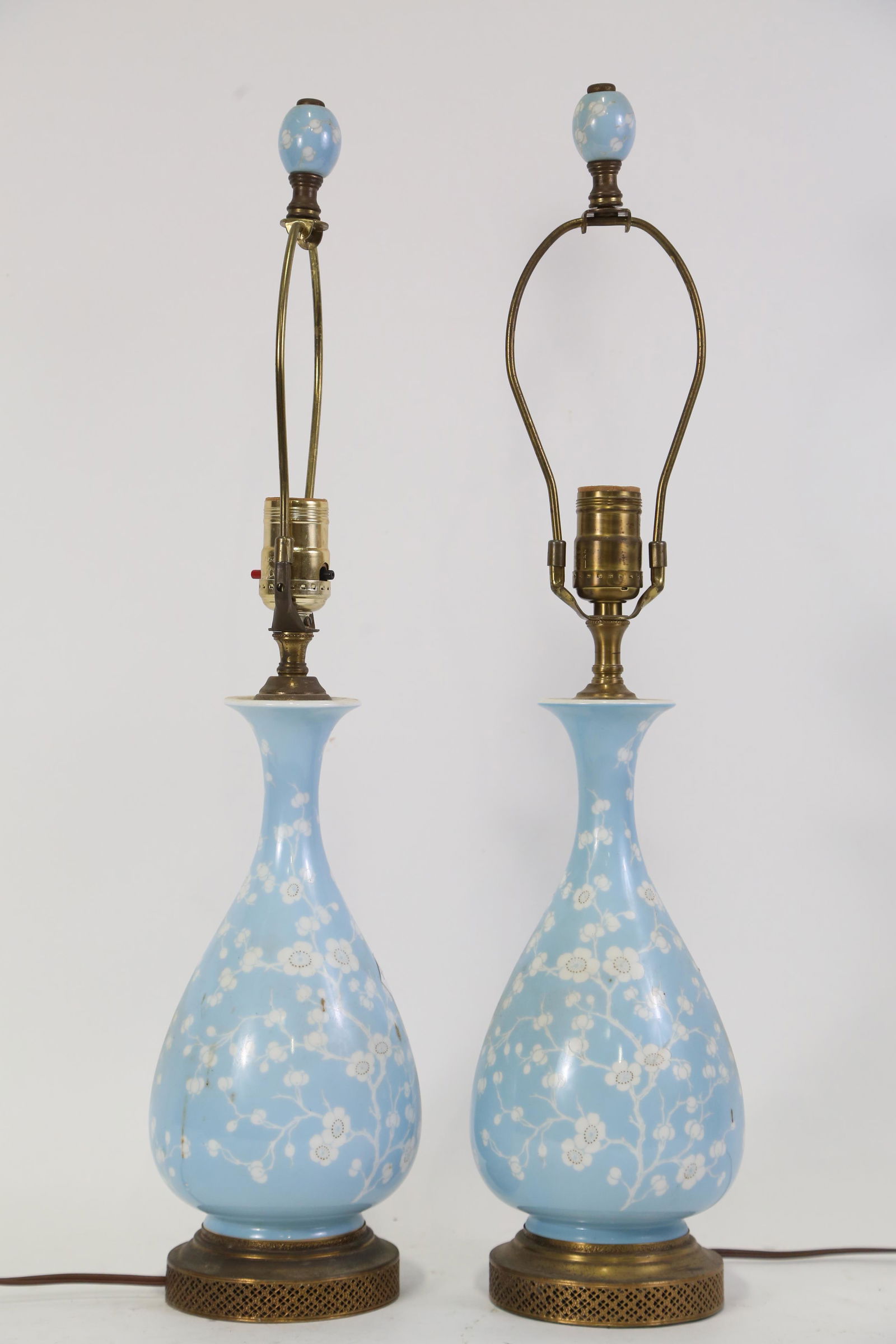 PAIR OF BLUE LAMPS WITHOUT SHADES (1 of 4)