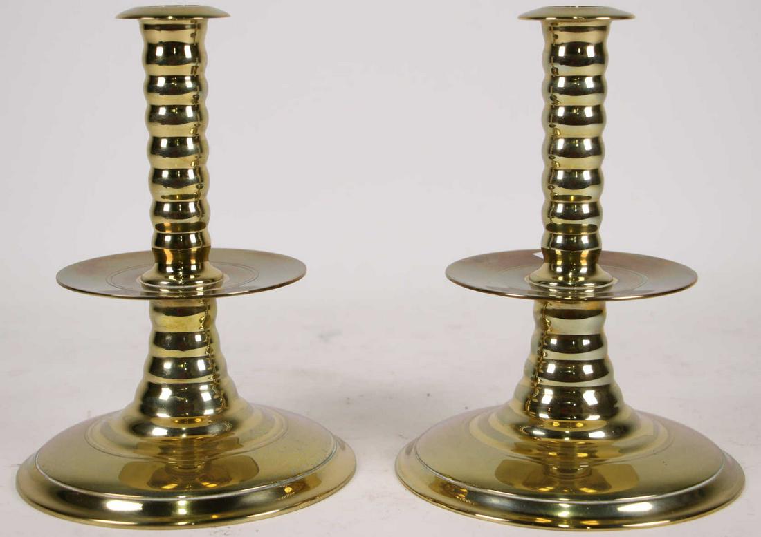 PAIR OF KITTINGER WILLIAMSBURG BRASS CANDLESTICKS (1 of 2)