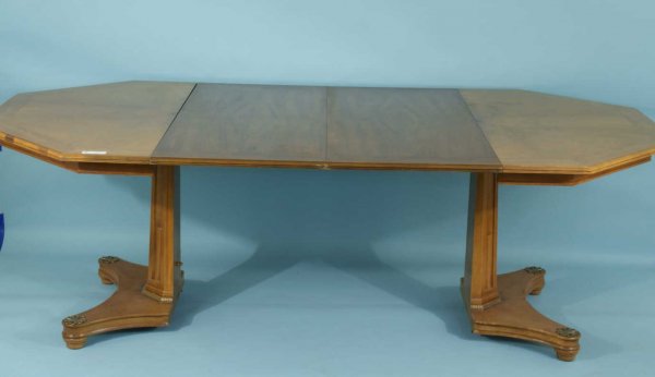DOUBLE PEDESTAL DINING TABLE.