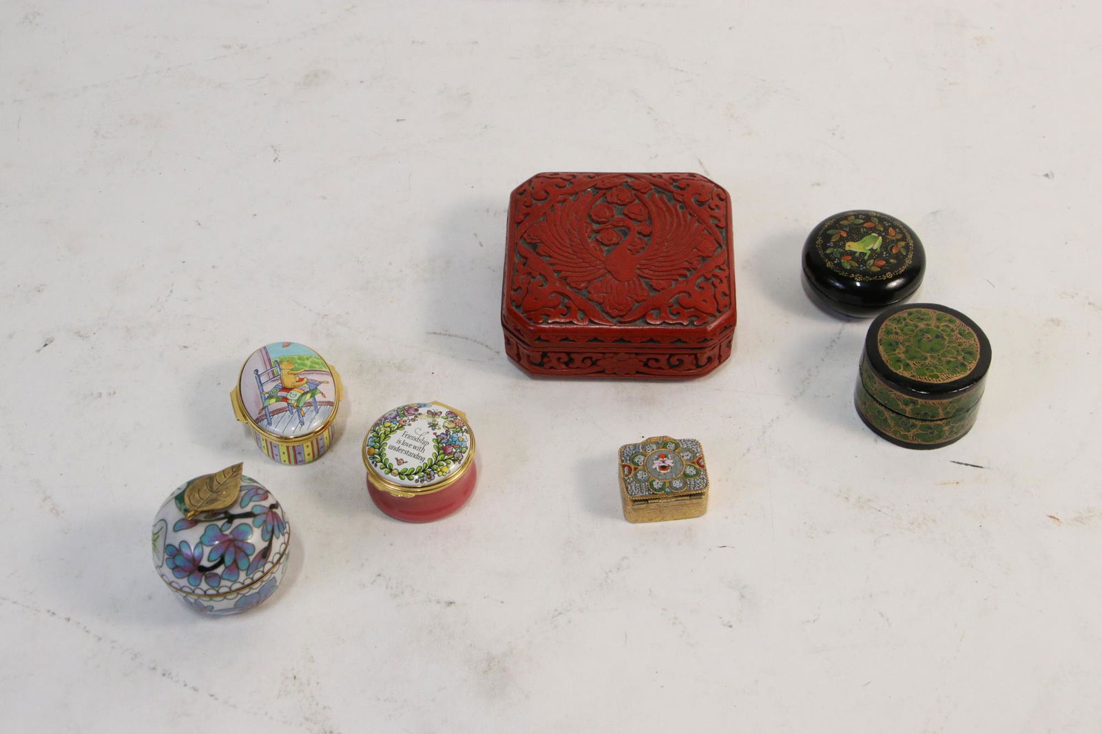 MIXED LOT OF SEVEN SNUFF BOXES (1 of 5)