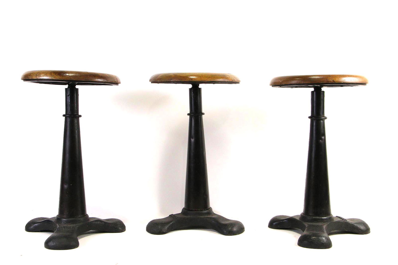 LOT OF THREE VINTAGE METAL SCREW TOP BARSTOOLS (1 of 4)