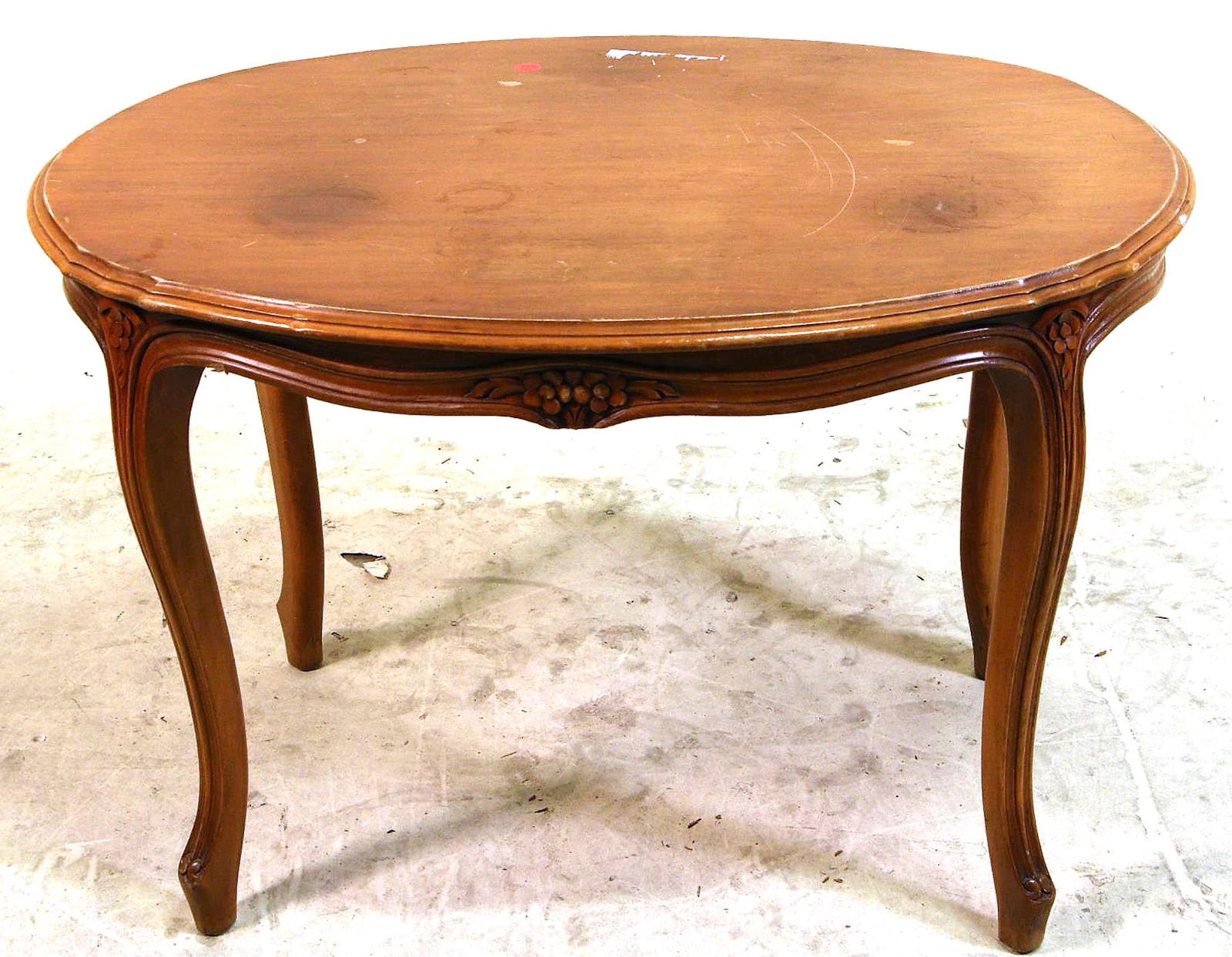 VINTAGE COUNTRY FRENCH STYLE OVAL COFFEE TABLE (1 of 4)