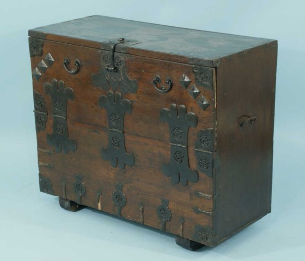 ANTIQUE JAPANESE "TANSU" CHEST