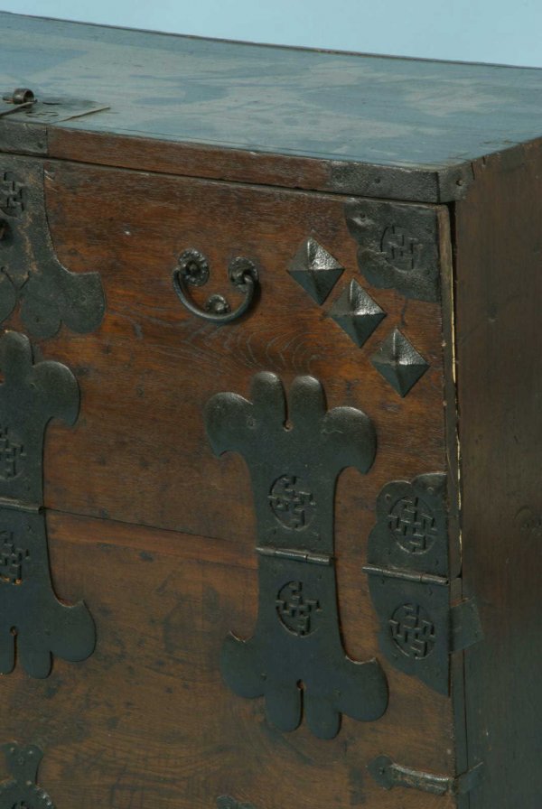 ANTIQUE JAPANESE "TANSU" CHEST - 2