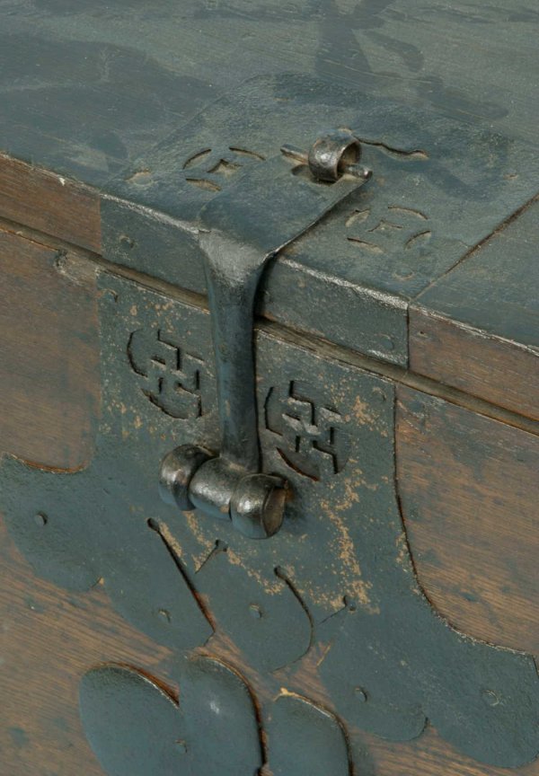 ANTIQUE JAPANESE "TANSU" CHEST - 3