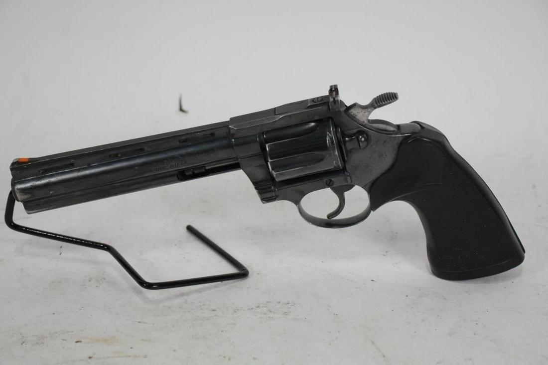 COLT DIAMONDBACK 6in .22LR REVOLVER (USED): USED COLT DIAMONDBACK 4in .22LR REVOLVERCALIBER: .22LR; SERIAL NUMBER: S62554; USED FIREARM(L2132)