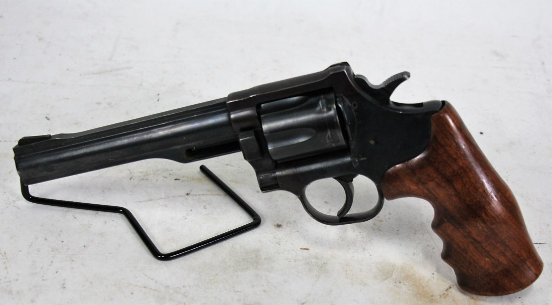 DAN WESSON CTG .357MAG REVOLVER (USED): USED DAN WESSON CTG .357MAG REVOLVER - 4in BARREL CALIBER: .357MAG; SERIAL NUMBER: 337119; USED FIREARM(L2131)