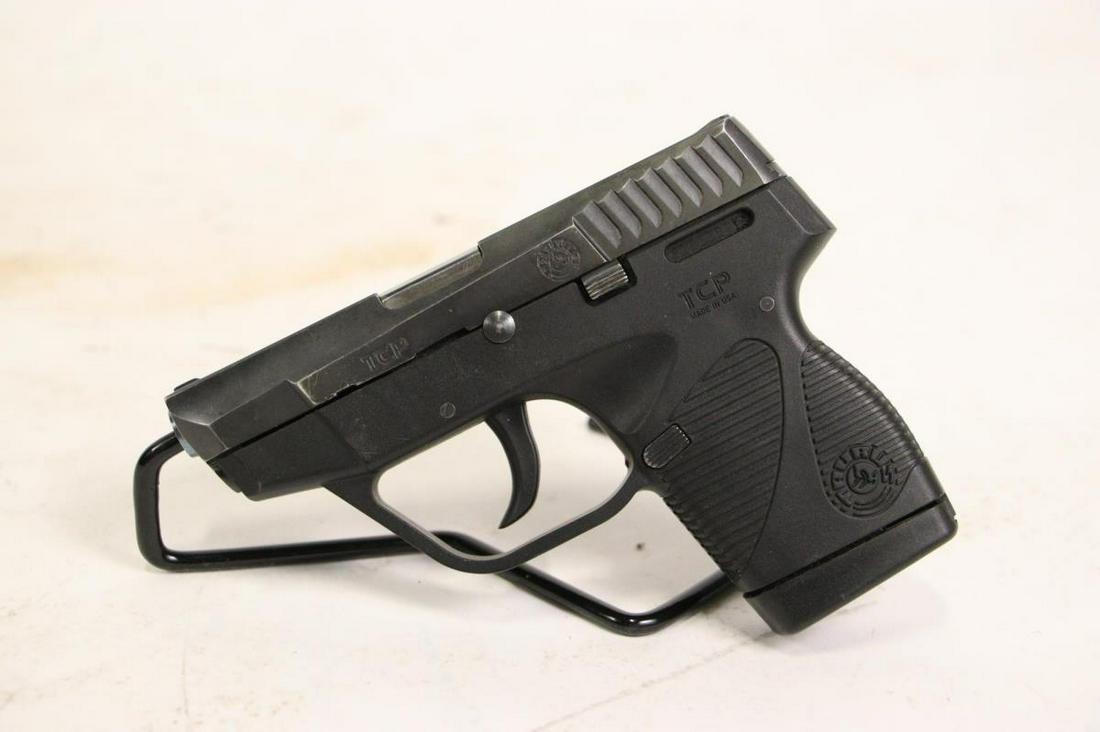 TAURUS PT732 .32ACP PISTOL (USED): USED TAURUS PT732 .32ACP PISTOL CALIBER: .32ACP; SERIAL NUMBER: 61921B; USED FIREARM - INCLUDES ONE MAG(L2110)