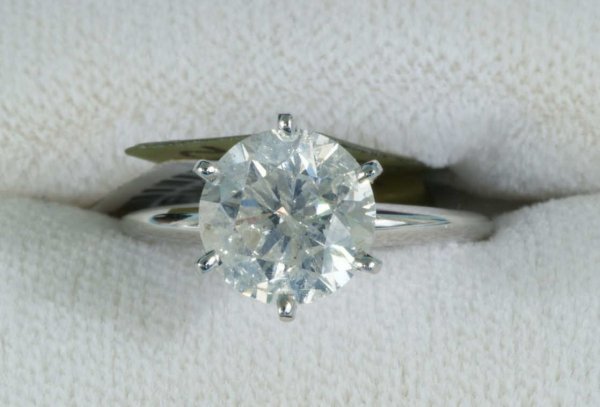 14KT WHITE GOLD LADIES DIAMOND SOLITAIRE RING