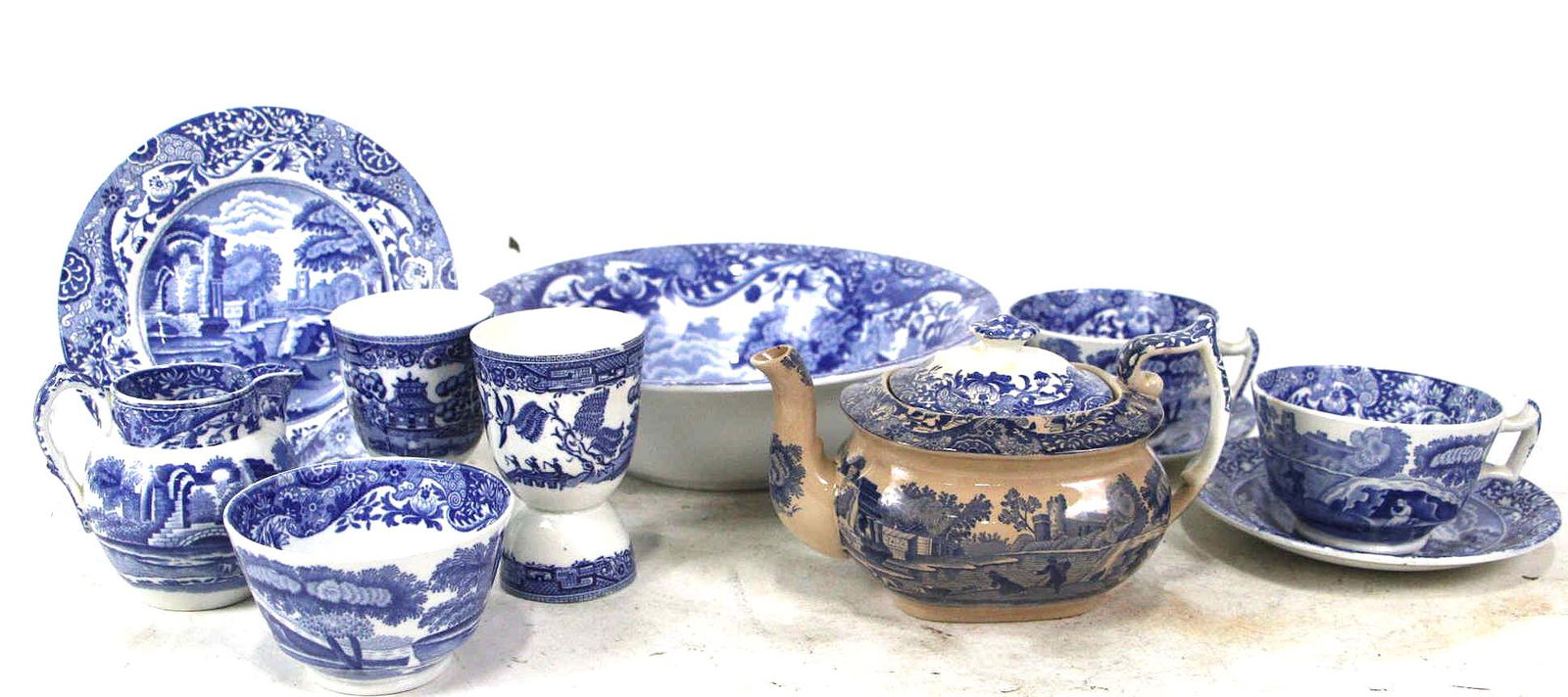 SET OF TEN COPELAND SPODE "ITALIAN VIEWS" DINNERWARE (1 of 9)